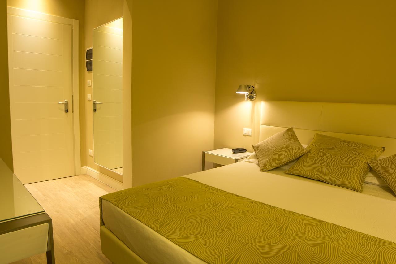 Hotel Universal Livorno Bagian luar foto