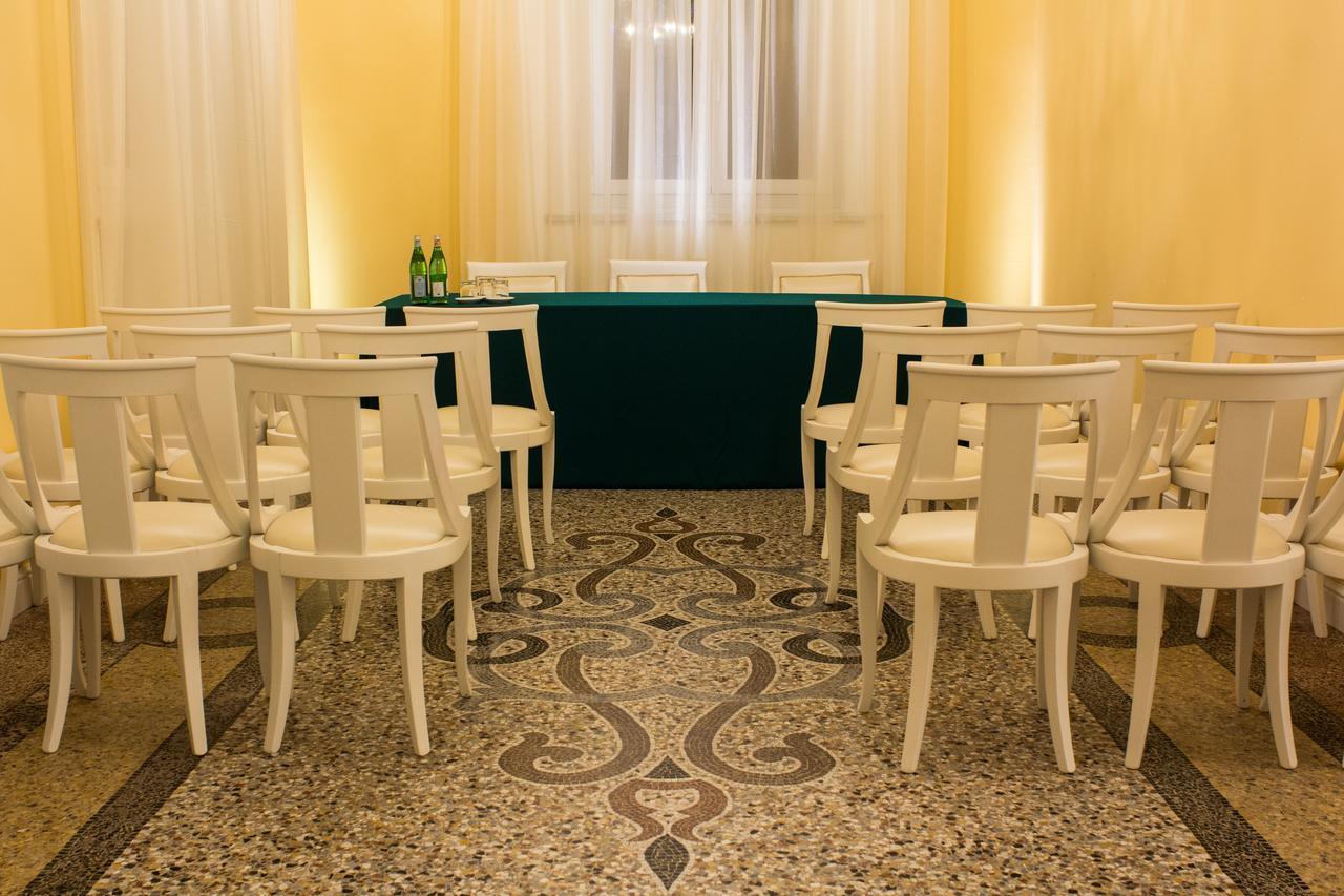 Hotel Universal Livorno Bagian luar foto