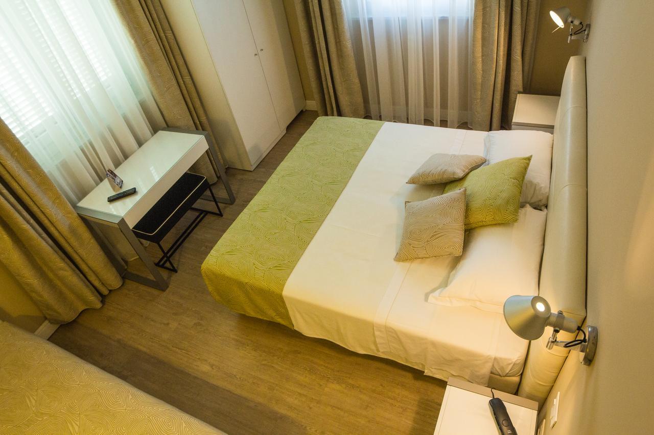 Hotel Universal Livorno Bagian luar foto